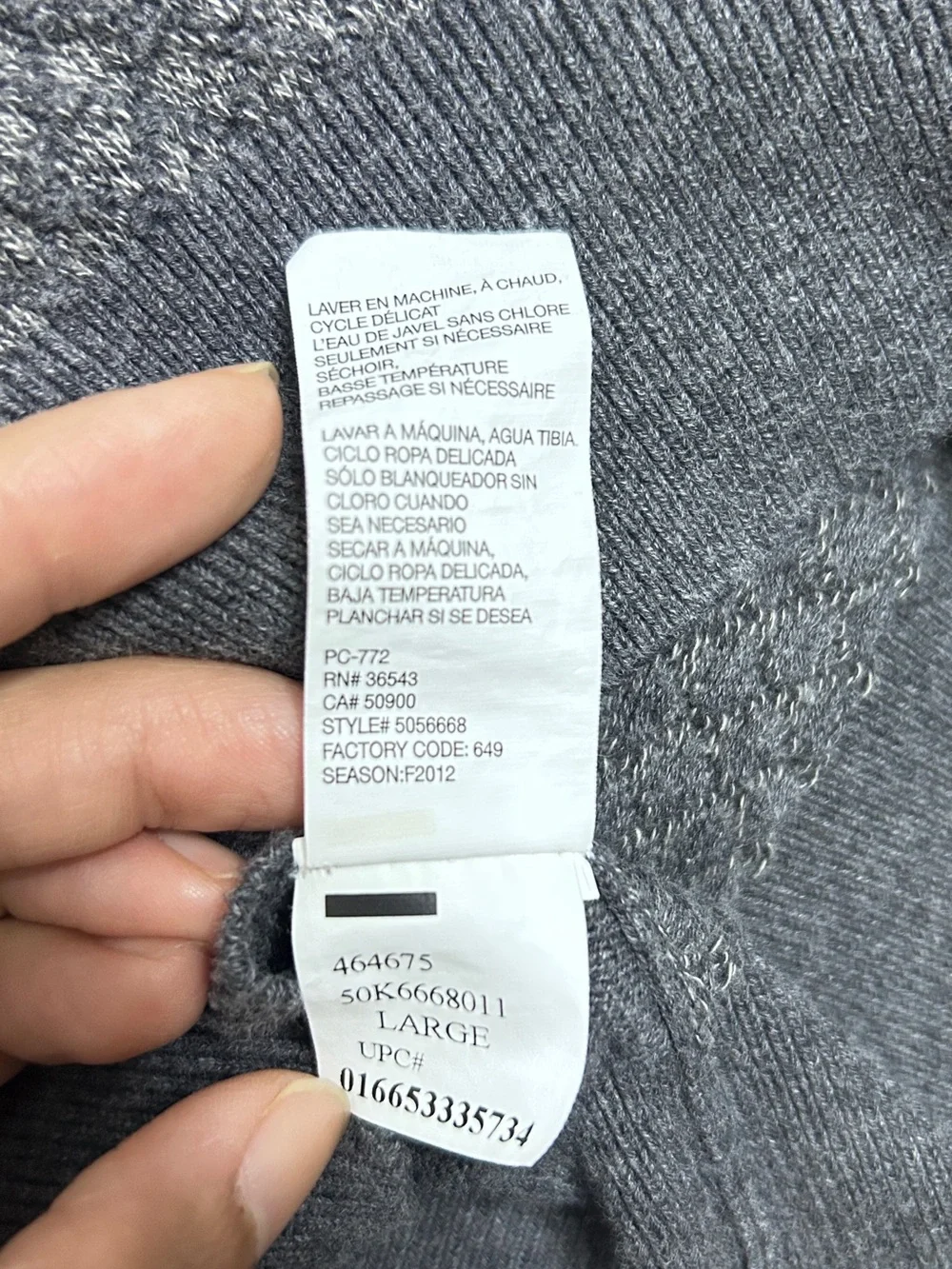 Van Heusen Men’s Gray Geometric V-Neck Sweater Size L